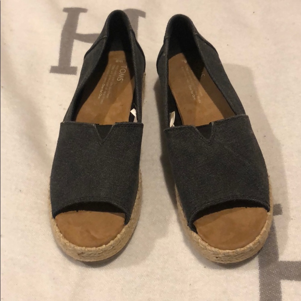 Toms shoes